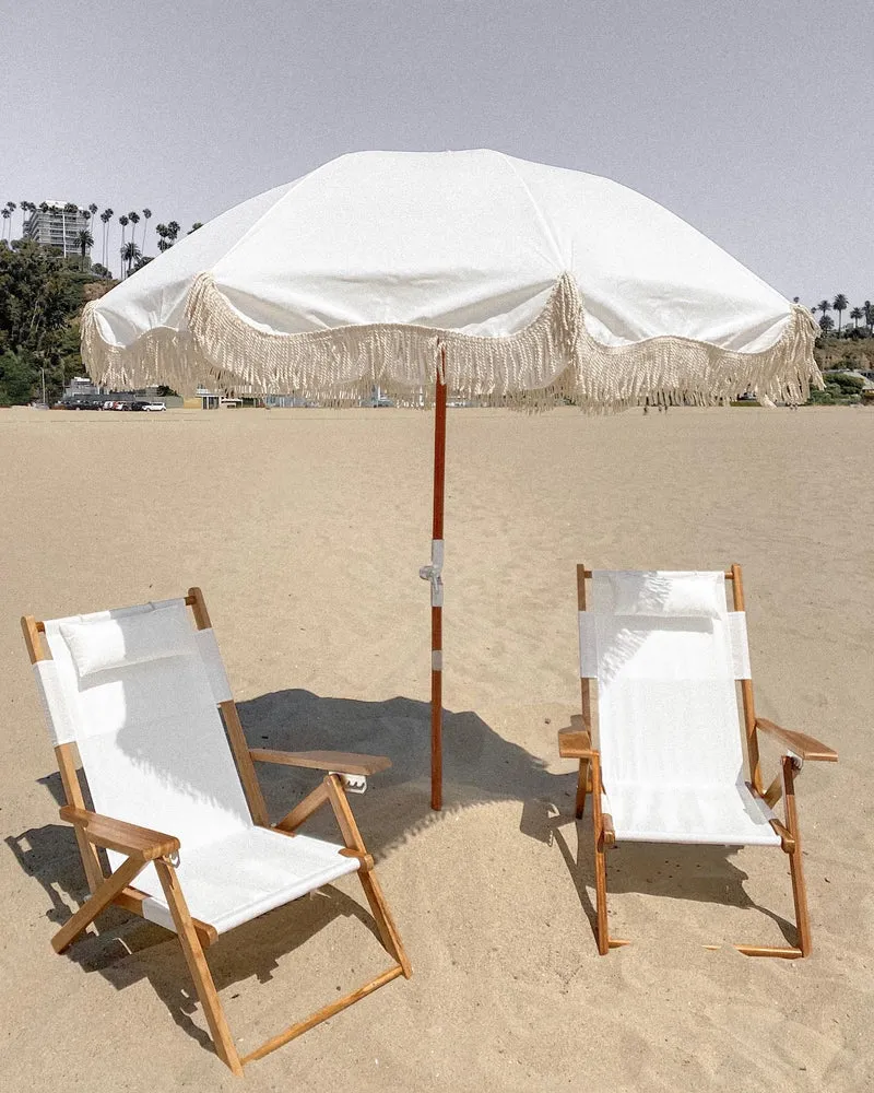 Chaise de plage pliante en tissu blanc Antique The Tommy Chair - Business & Pleasure