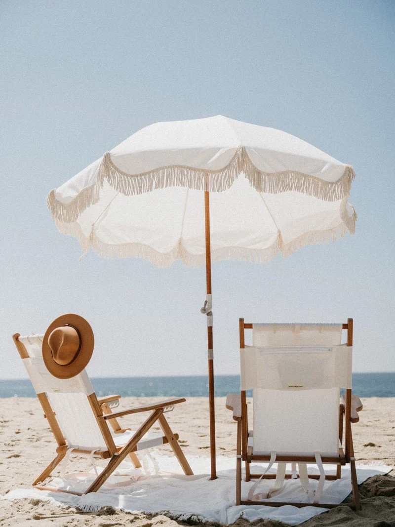 Chaise de plage pliante en tissu blanc Antique The Tommy Chair - Business & Pleasure