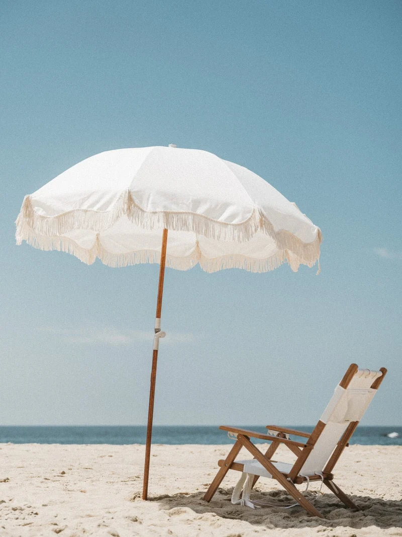 Chaise de plage pliante en tissu blanc Antique The Tommy Chair - Business & Pleasure