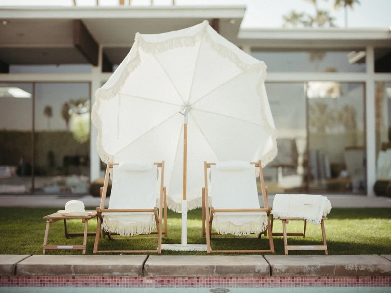 Chaise longue de jardin en tissu blanc Antique The Sling Chair - Business & Pleasure
