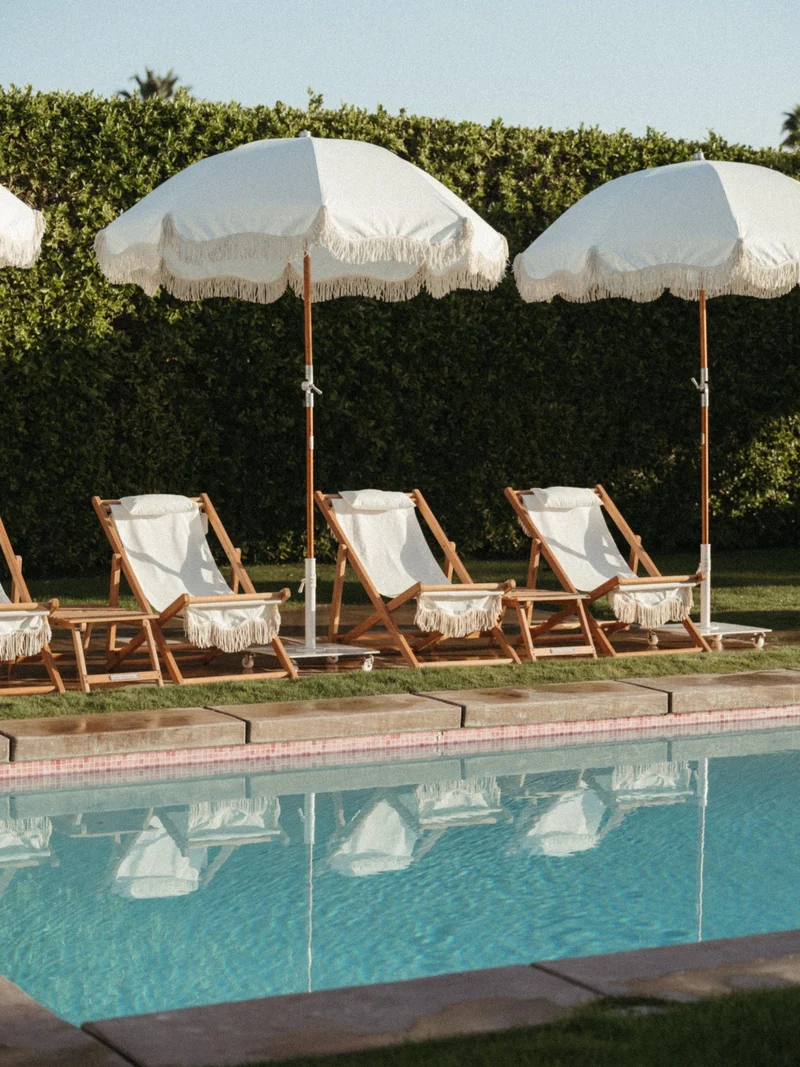 Chaise longue de jardin en tissu blanc Antique The Sling Chair - Business & Pleasure