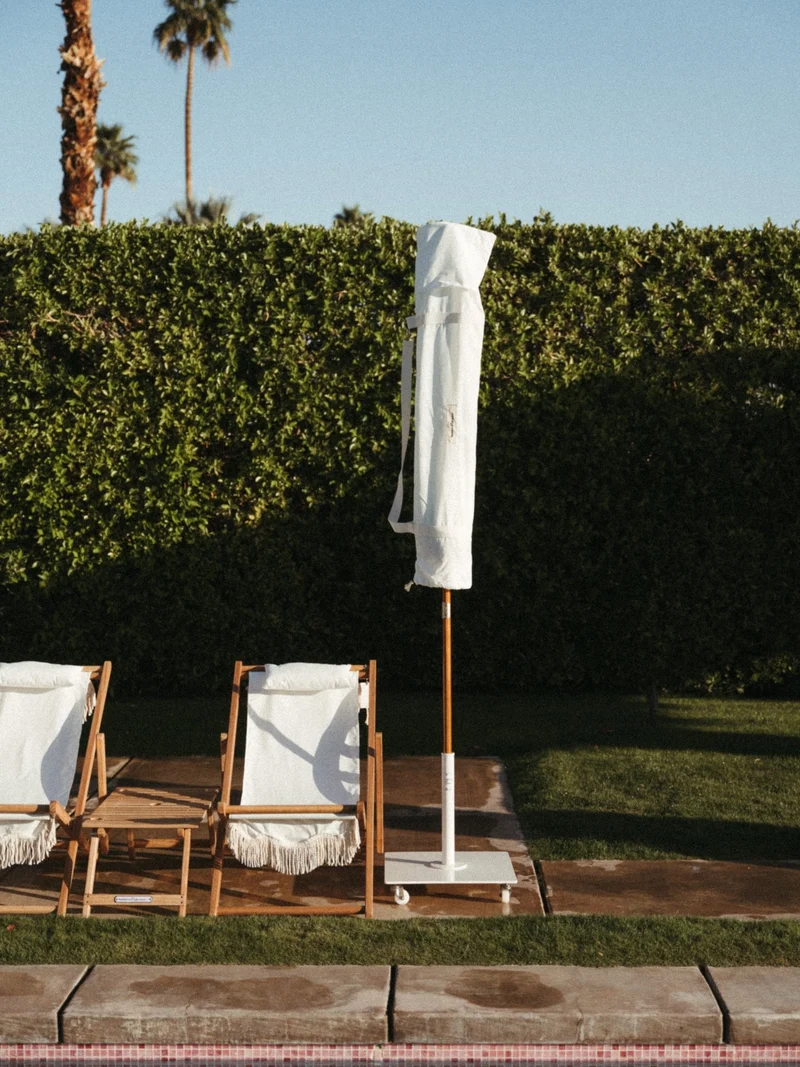 Chaise longue de jardin en tissu blanc Antique The Sling Chair - Business & Pleasure