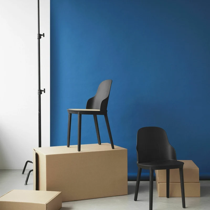 Chaise noire en polypropylène à l'assise cannage moulé Allez noir - Normann Copenhagen