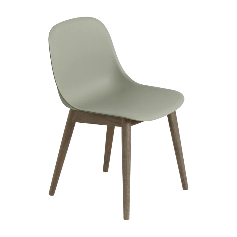 Chaise vert pâle piétement en chêne marron Fiber - Muuto