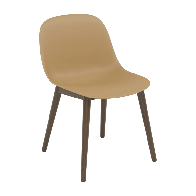 Chaise ochre piétement en chêne marron Fiber - Muuto