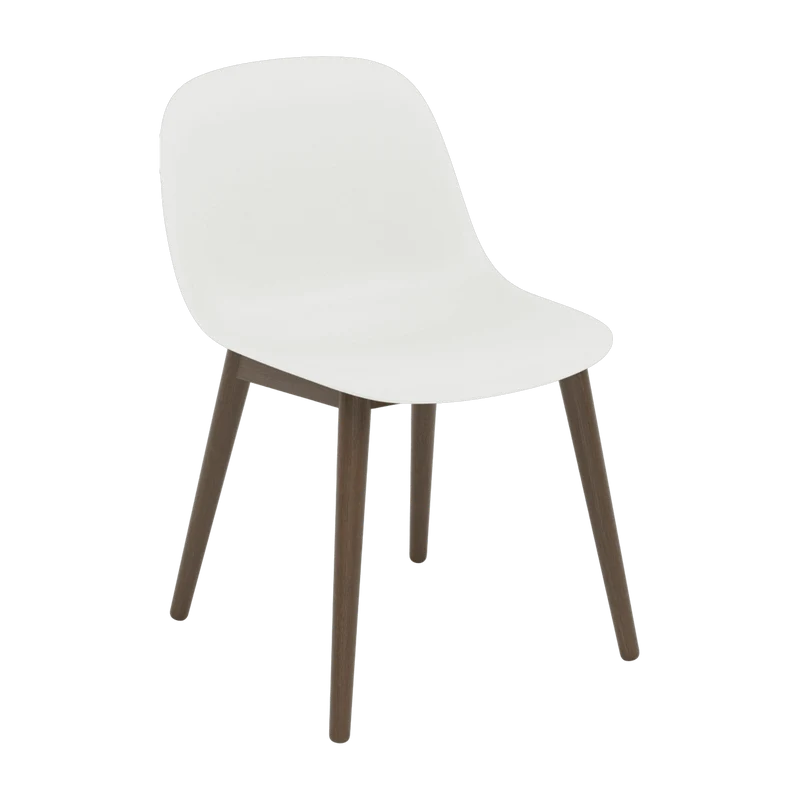 Chaise blanche piétement en chêne marron Fiber - Muuto