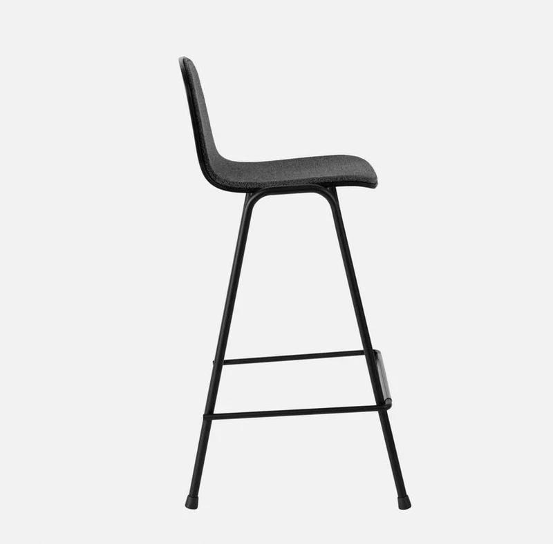 Chaise de bar 65 cm en tissu noir et cadre noir Touchwood - Hem