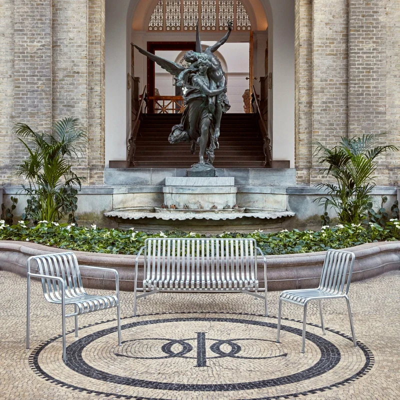 Banc de jardin avec accoudoirs en métal gris galvanisé Palissade - HAY