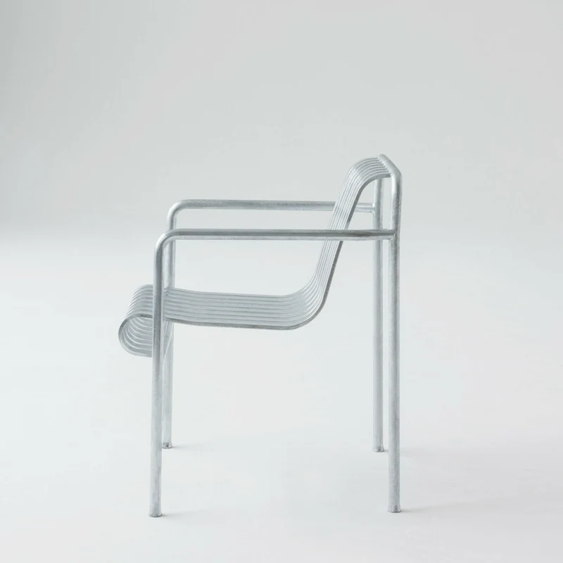 Fauteuil de jardin avec accoudoir en métal gris galvanisé Palissade - HAY