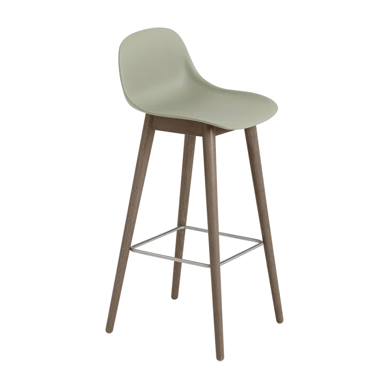 Chaise de bar 75 cm vert pâle piétement en chêne marron Fiber - Muuto