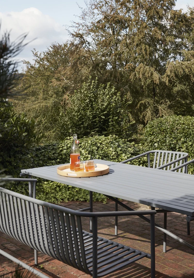 Table à manger de jardin rectangulaire en métal noire - Hübsch