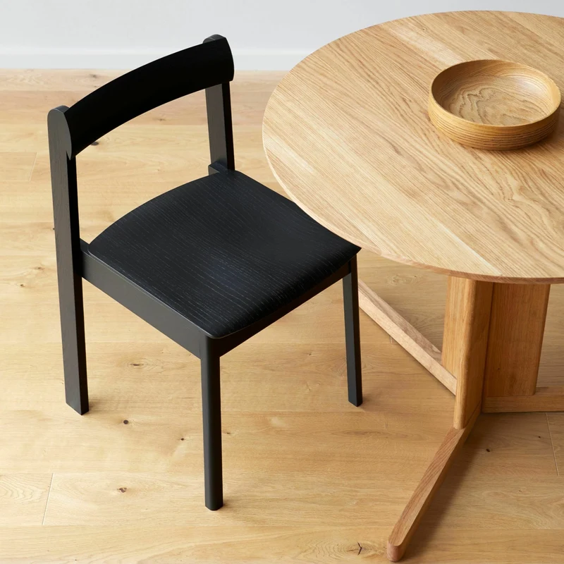 Table ronde en chêne blanc huilé 75 cm Trefoil - Form & Refine