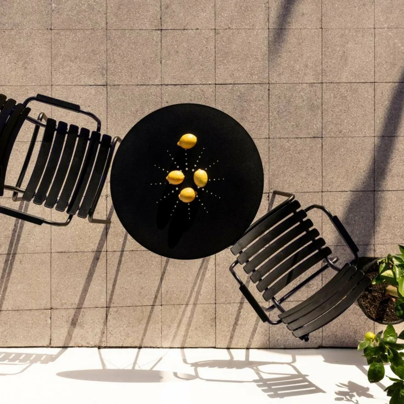 Table de jardin en acier CIRCUM - Houe