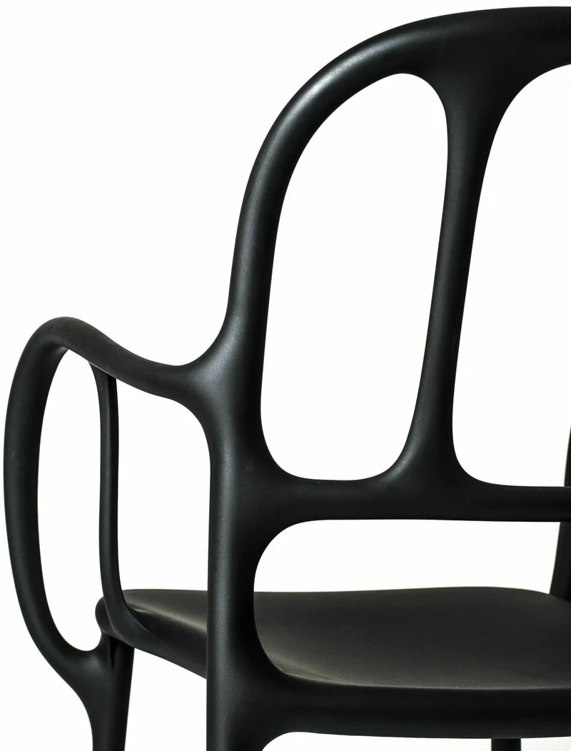 Chaise en polypropylene noire Mila - Magis