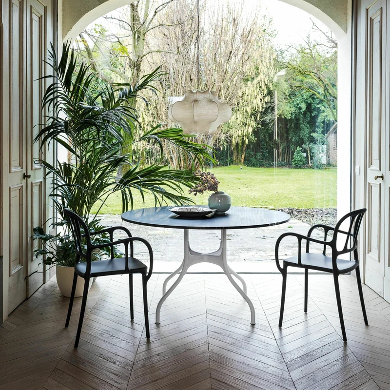 Chaise en polypropylene noire Mila - Magis