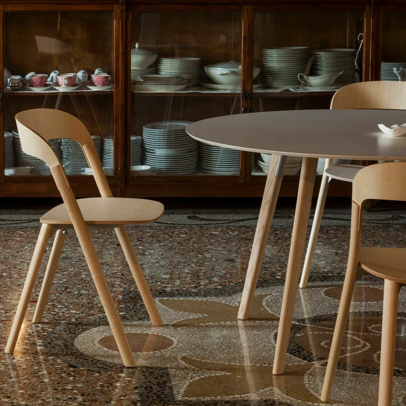 Chaise en frêne gris clair Pila - Magis