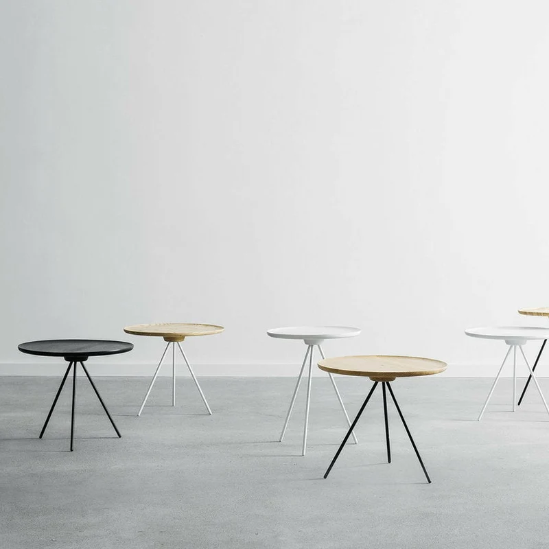 Table d'appoint en frêne blanc et piètement blanc 43 cm Key - Hem
