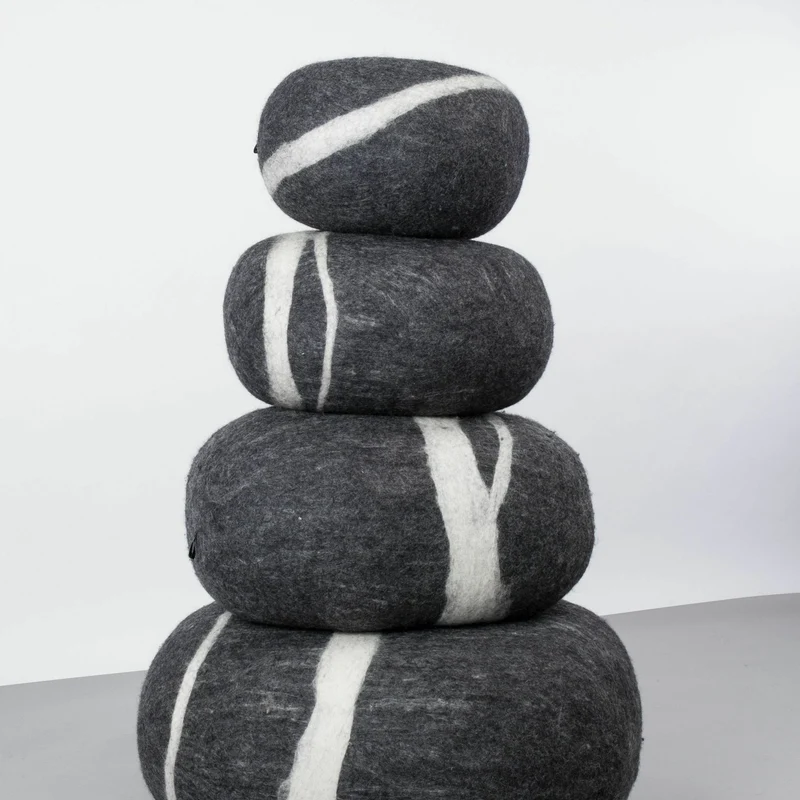 Pouf en laine anthracite marbré S Hugo - myfelt