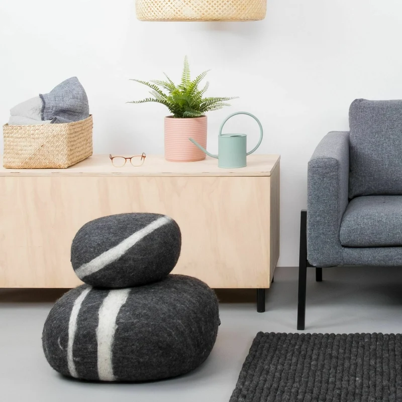 Pouf en laine anthracite marbré L Hugo - myfelt