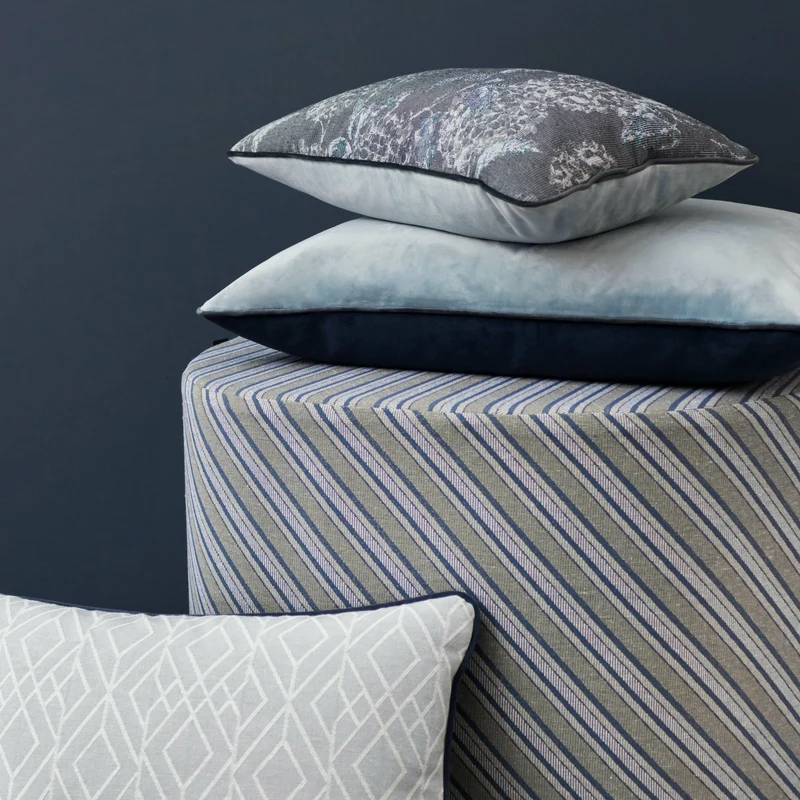 Pouf rayures en diagonal Salon - Mette Ditmer