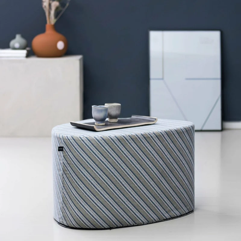 Pouf rayures en diagonal Salon - Mette Ditmer