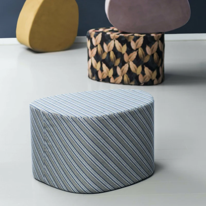 Pouf rayures en diagonal Salon - Mette Ditmer