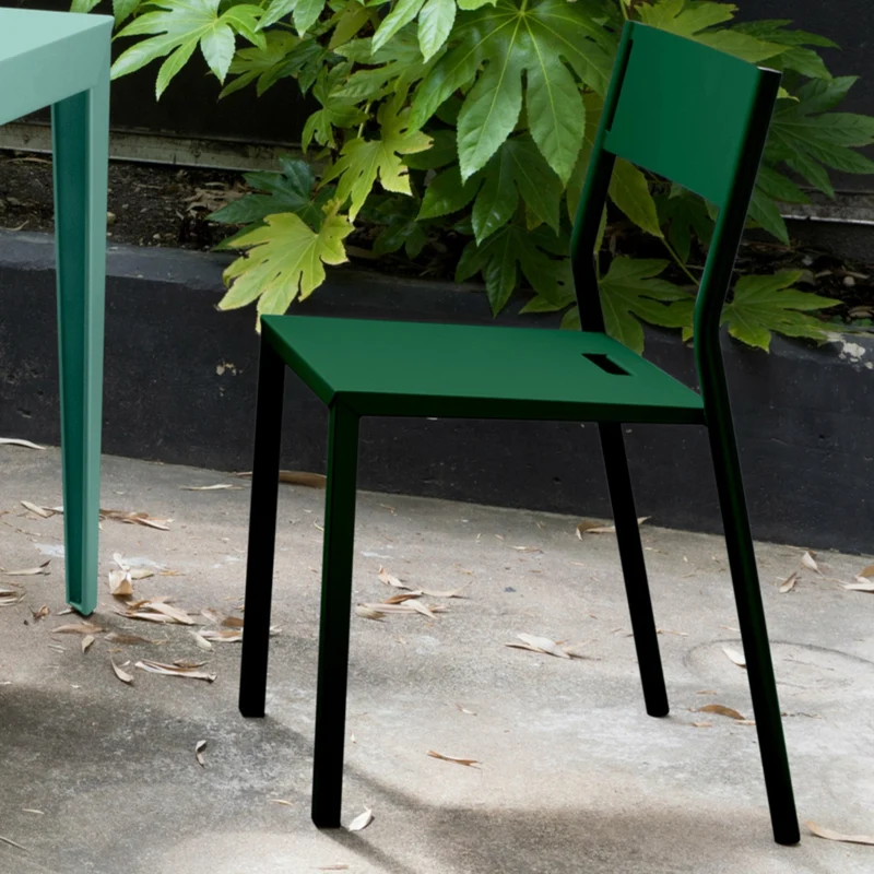Chaise en acier crème Take - Matière Grise