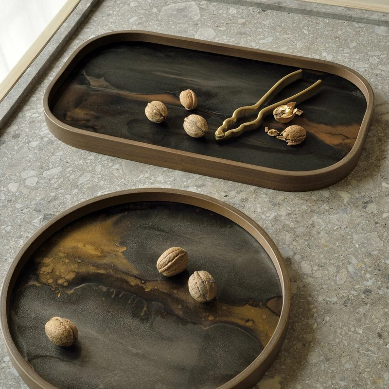 Plateau de service ovale en verre Bronze Organic 24x42 cm - Ethnicraft Accessories