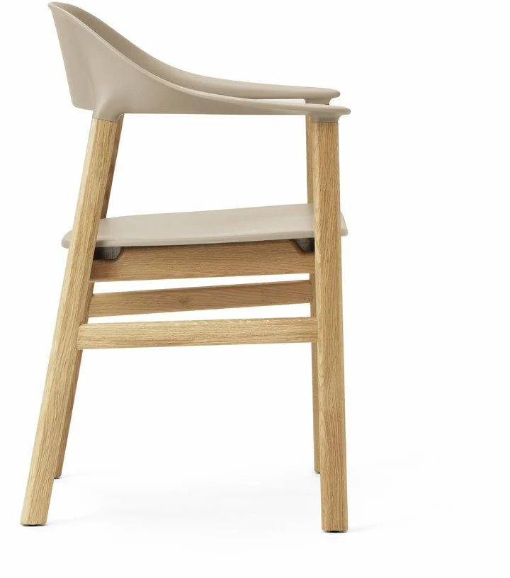 Chaise avec accoudoirs en chêne et polypropylène sable Herit Sand - Normann Copenhagen