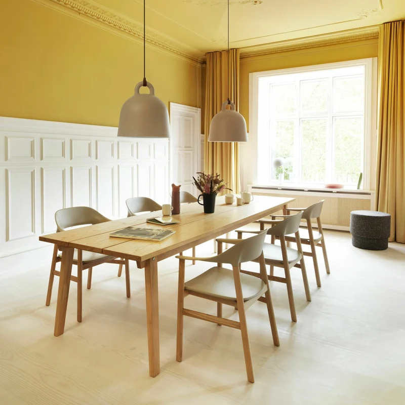 Chaise avec accoudoirs en chêne et polypropylène sable Herit Sand - Normann Copenhagen