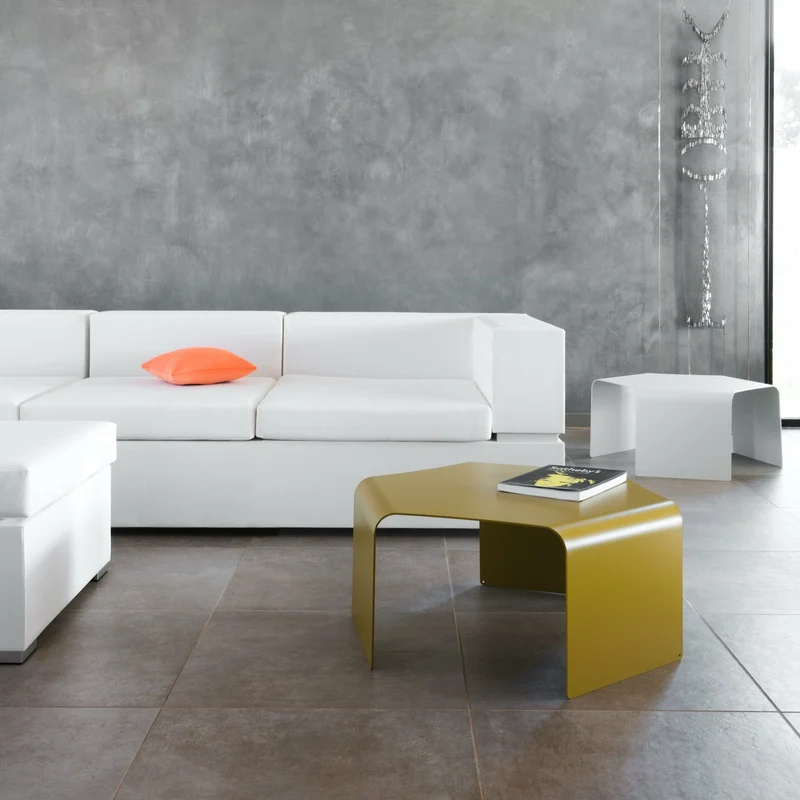 2 Tables basses en acier olive et baby pink Ponant - Matière Grise