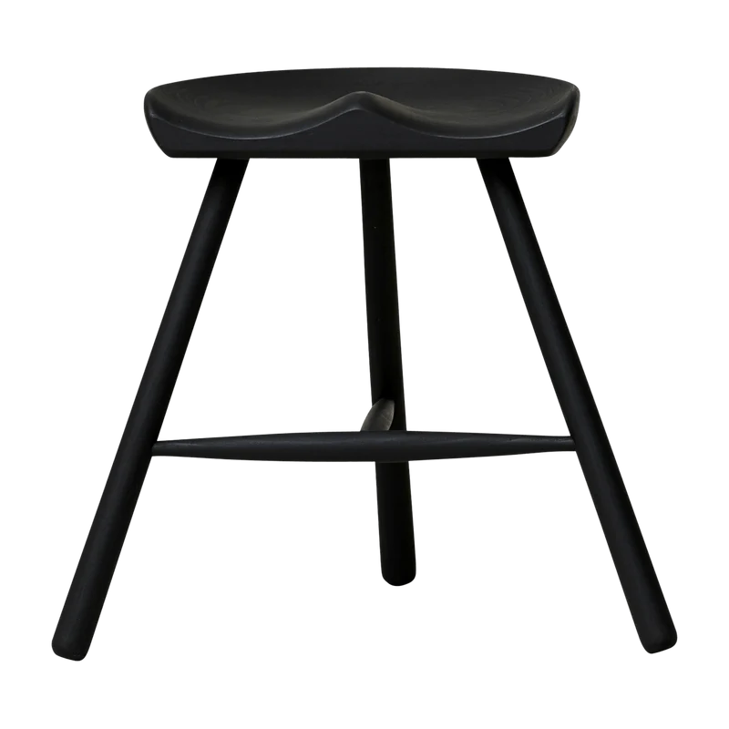 Tabouret en hêtre noir 49 cm Shoemaker - Form & Refine