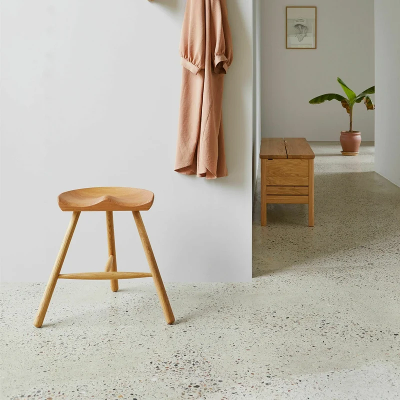 Tabouret en chêne naturel 49 cm Shoemaker - Form & Refine