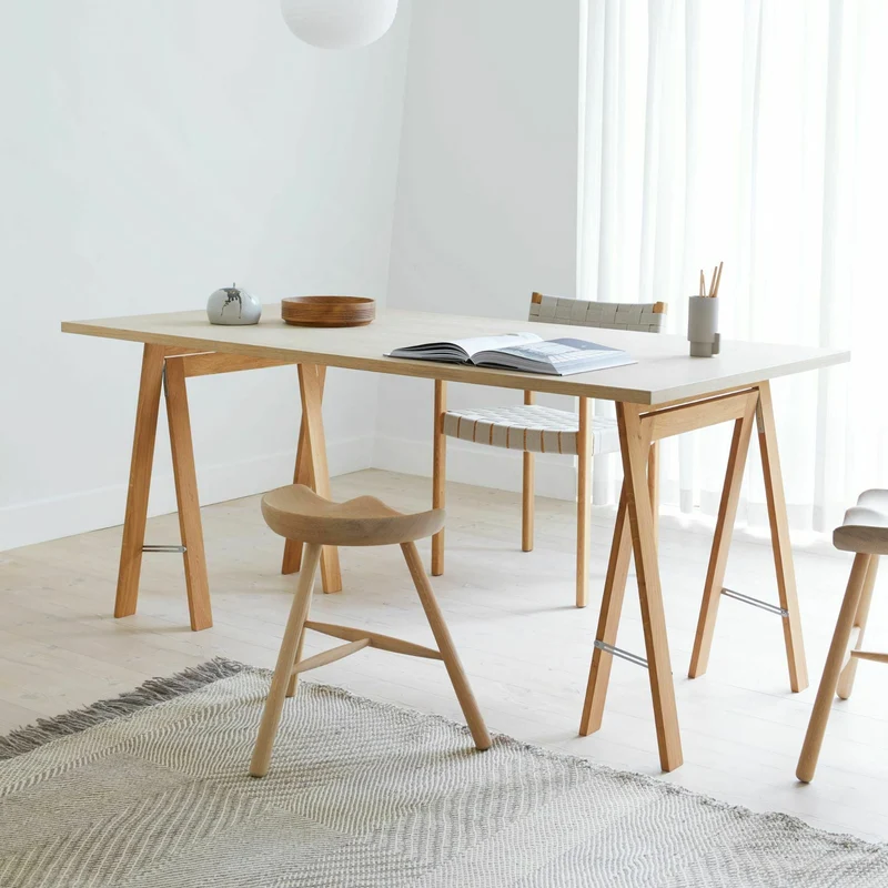 Tabouret en chêne blanc huilé 49 cm Shoemaker - Form & Refine