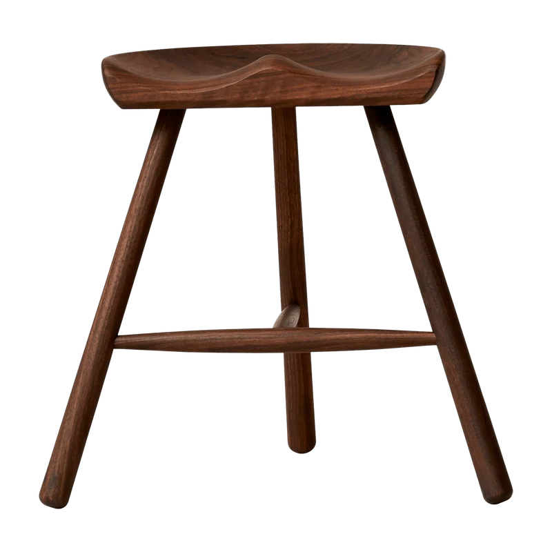 Tabouret en chêne foncé 49 cm Shoemaker - Form & Refine