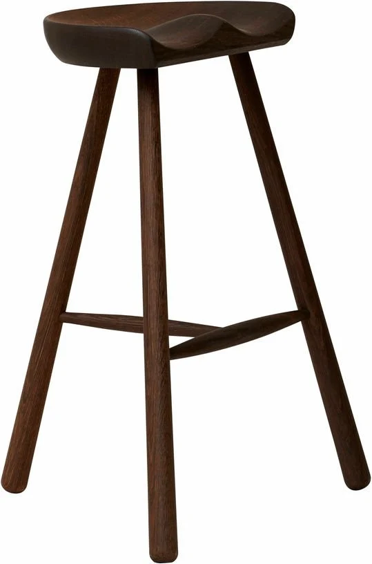 Tabouret de bar en chêne foncé 68 cm Shoemaker - Form & Refine