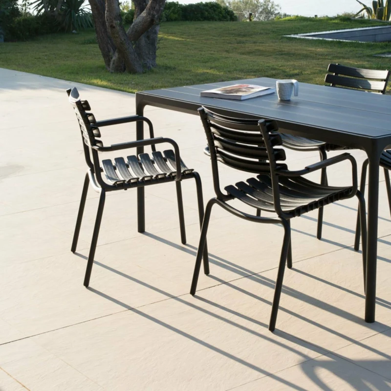 Table rectangulaire 160x90 cm en métal noir FOUR - Houe