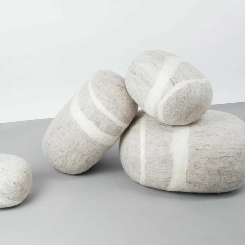 Pouf en laine beige marbré XXL Béla - myfelt