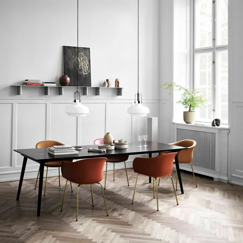 Chaise marron piétement noir JH28 Elefy - &tradition