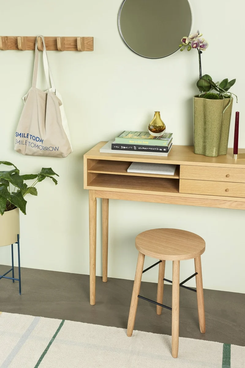 Console haute en bois de chêne avec 5 compartiments - Hübsch