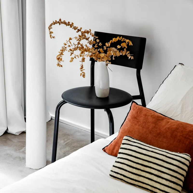 Chaise en plastique recyclé noire SSDr - TIPTOE