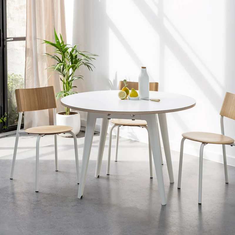 Table à manger ronde 110 cm en bois éco-certifié blanc et pieds blanc nuage NEW MODERN - Tiptoe