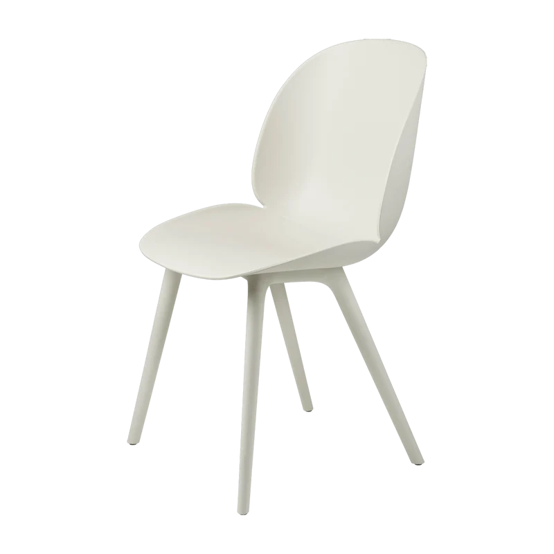 Chaise extérieure en plastique blanche Beetle - Gubi