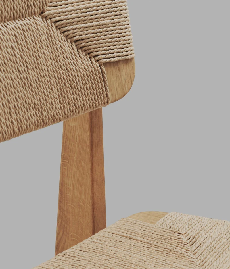 Chaise en papier tissé et bois de chêne naturel C-Chair - Gubi