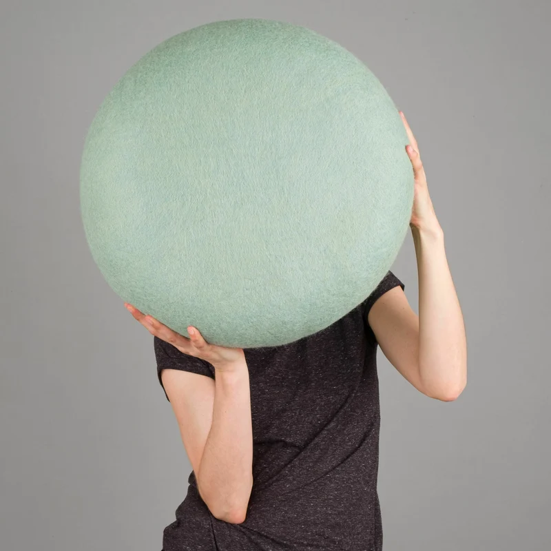 2 Poufs en laine corail et turquoise-gris Felix et Fine - myfelt