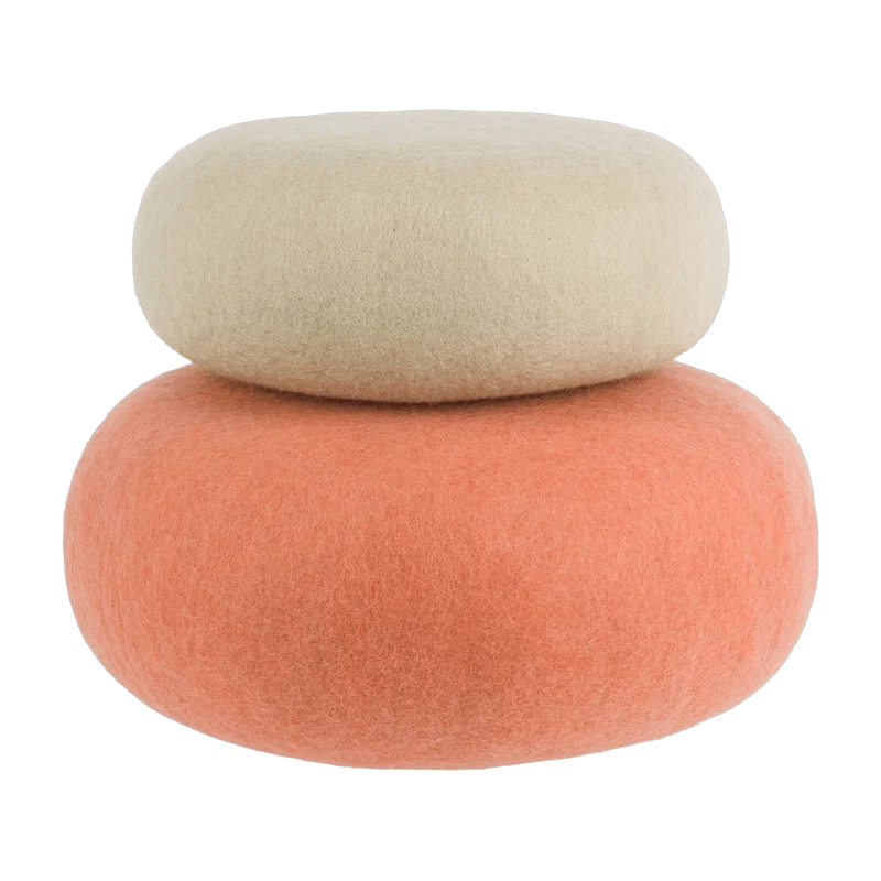 2 Poufs en laine vert-beige et saumon Lutz et Lea - myfelt