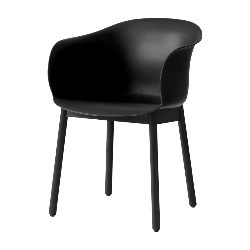 Chaise noire piétement en bois de chêne noir JH30 - &tradition