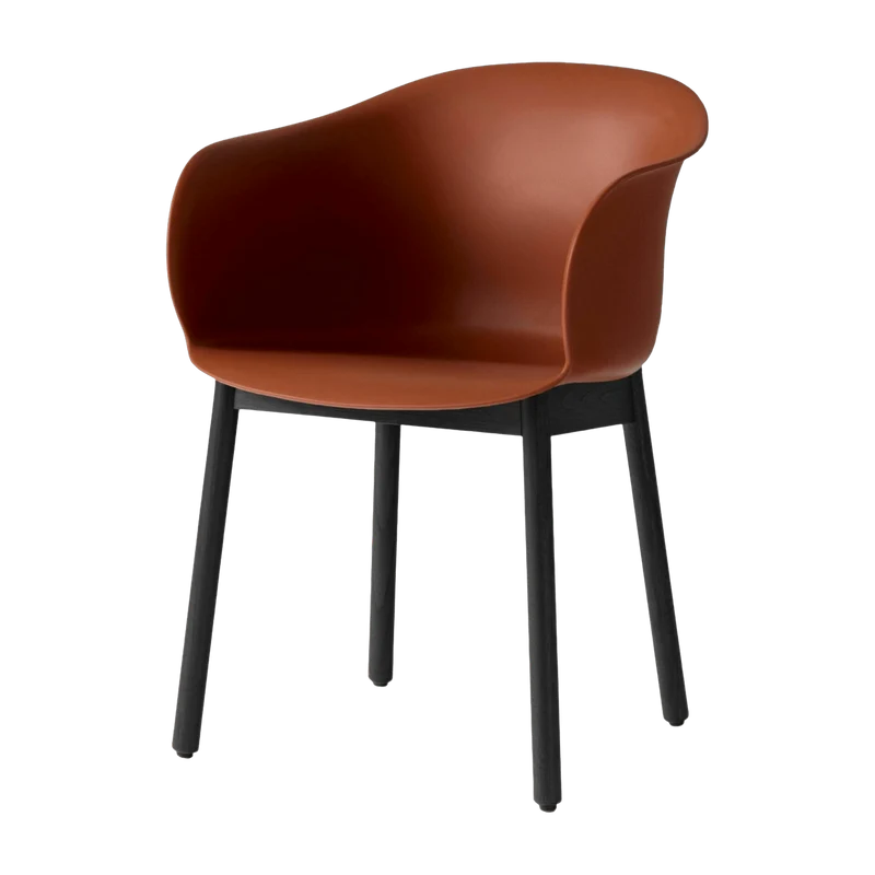 Chaise marron piétement en bois de chêne noir JH30 - &tradition