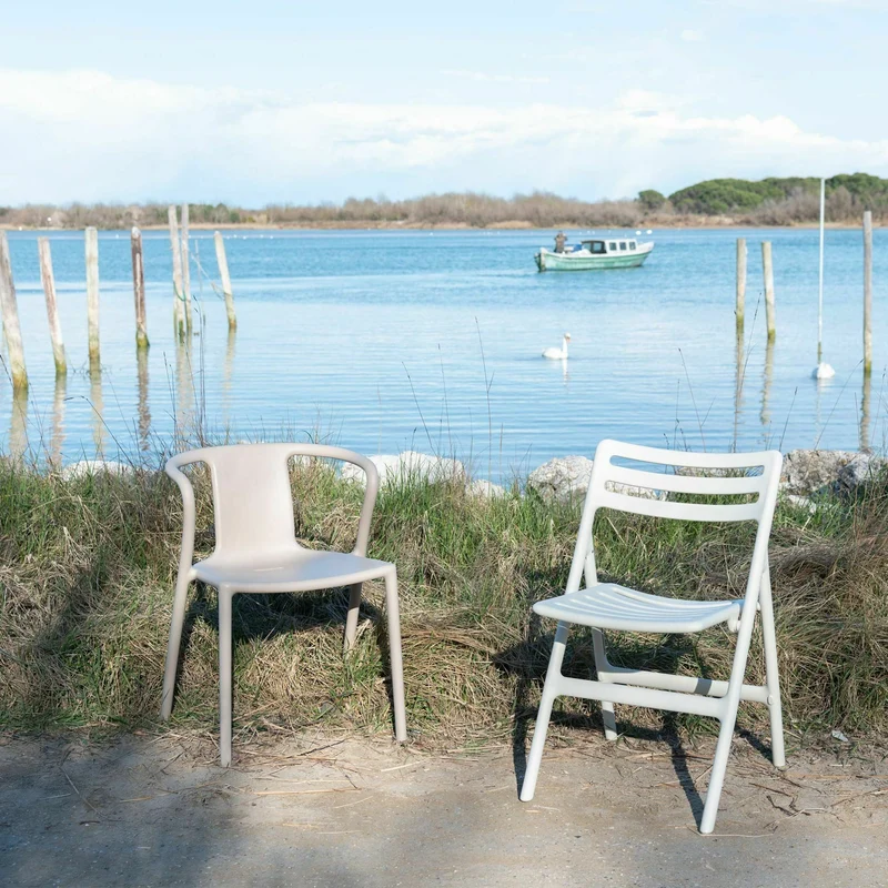 Chaise avec accoudoirs en polypropylène beige Air - Magis