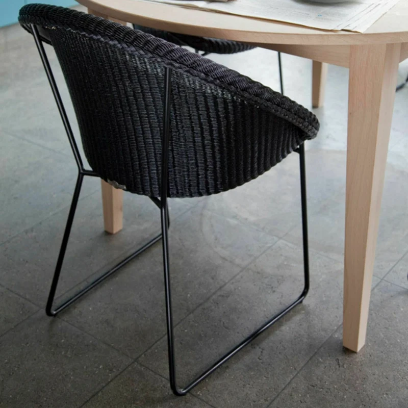 Chaise avec accoudoirs ronde en osier noir Joe - Vincent Sheppard
